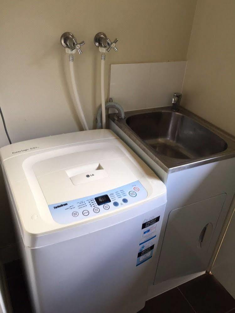 Holland Park Motel Brisbane Bagian luar foto
